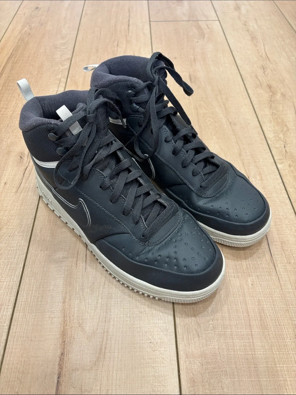 Nike Men’s Vision Court Mid Winter Sneakers